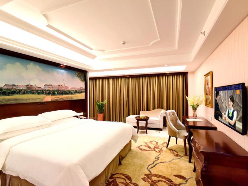 Vienna Hotel Loudi Chunyuan Pedestrian Street Ngoại thất bức ảnh