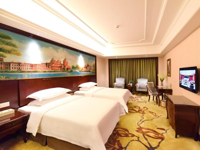 Vienna Hotel Loudi Chunyuan Pedestrian Street Ngoại thất bức ảnh