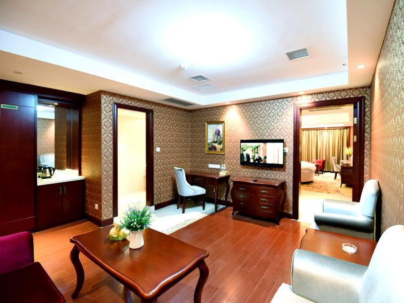 Vienna Hotel Loudi Chunyuan Pedestrian Street Ngoại thất bức ảnh